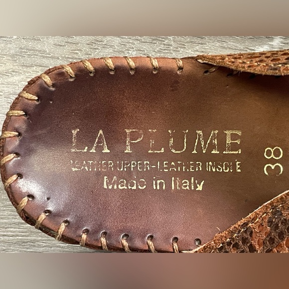 LA PLUME Jen Brown Leather Snake Buckle Wedge Slides Sandals Women’s Size 7.5 38 - Picture 11 of 11